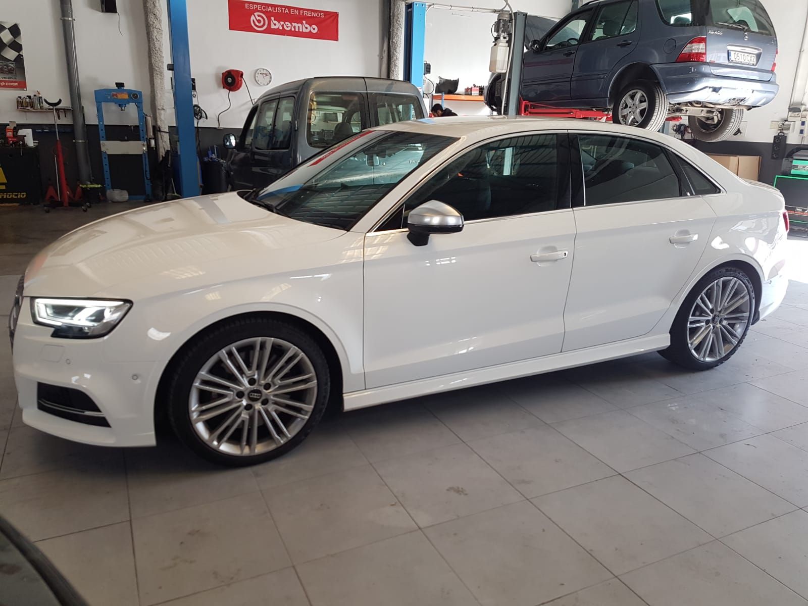 Audi S3 Tracción Quattro: Nuestro taller de Ferrer Automocio Audi S3 Tracción Quattro: Nuestro taller de Ferrer Automocio