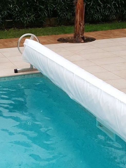 Cobertor Enrollador Protector: Servicos de Aiguanet Garden & Pool Cobertor Enrollador Protector: Servicos de Aiguanet Garden & Pool