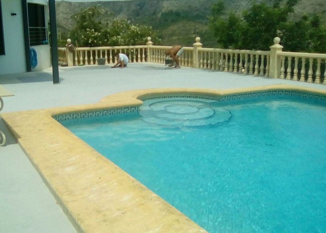 Reforma completa de piscina en la Granadella, Jávea.: Servicos de Aiguanet Garden & Pool Reforma completa de piscina en la Granadella, Jávea.: Servicos de Aiguanet Garden & Pool
