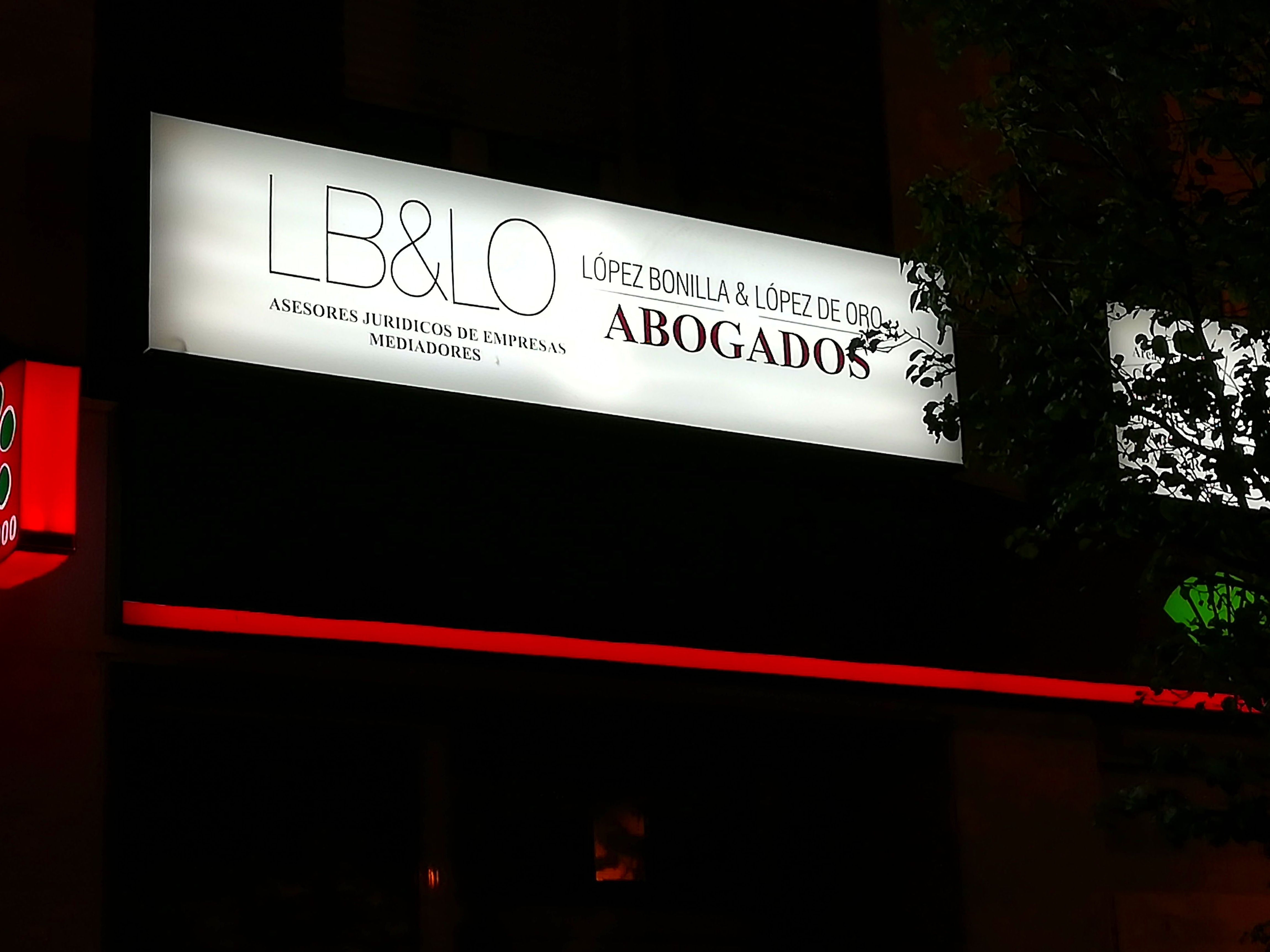 Derecho Civil: Áreas de práctica de Abogados López Bonilla & López de Oro Derecho Civil: Áreas de práctica de Abogados López Bonilla & López de Oro