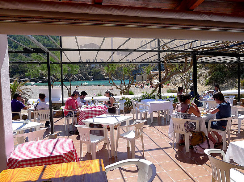 Gran terraza exterior: Le ofrecemos de Restaurante 2000 Gran terraza exterior: Le ofrecemos de Restaurante 2000