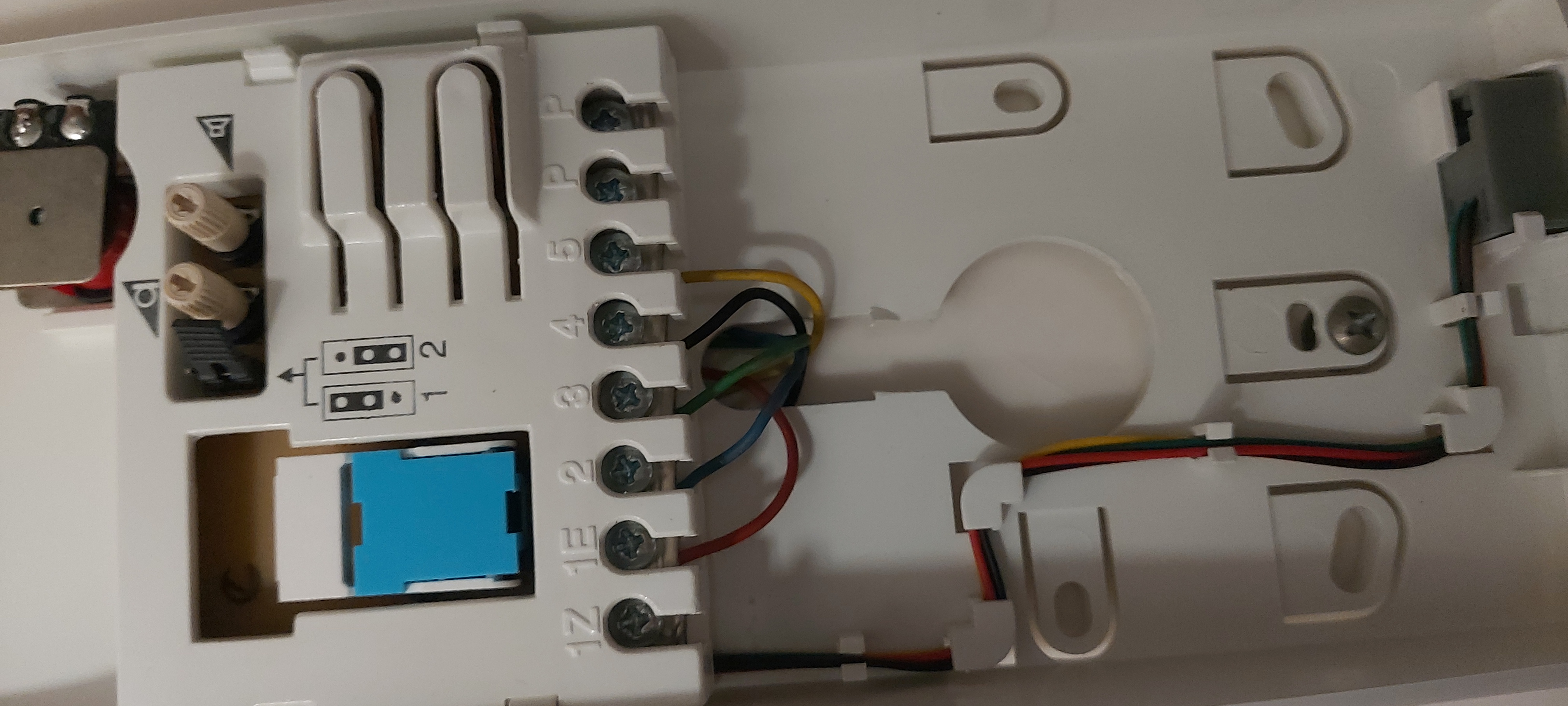 Instalaciones de Portero y Videoportero electrónico: Servicios de J2 Electricidad Instalaciones de Portero y Videoportero electrónico: Servicios de J2 Electricidad