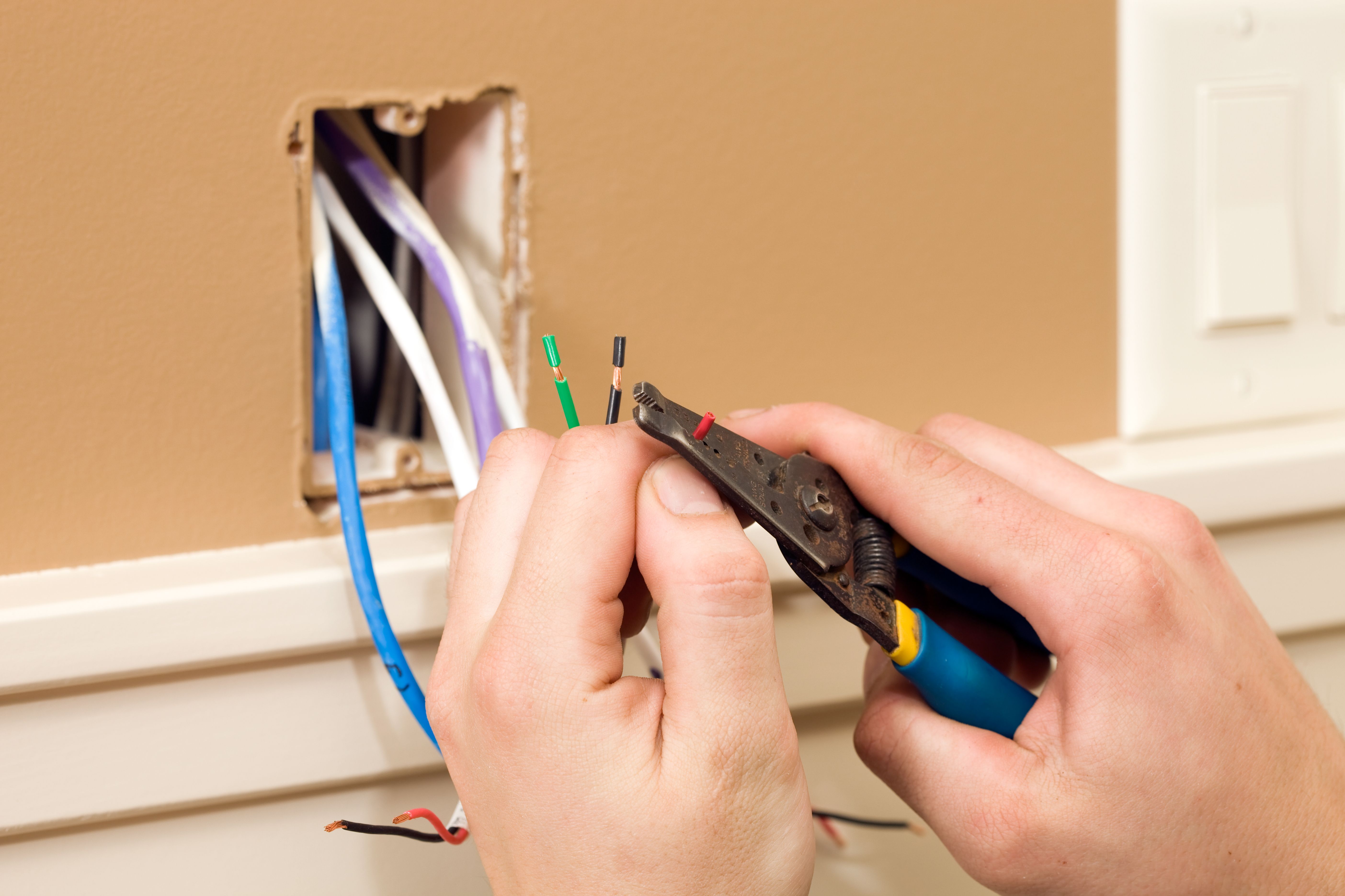 Instalaciones de TV y telefonía: Servicios de J2 Electricidad Instalaciones de TV y telefonía: Servicios de J2 Electricidad