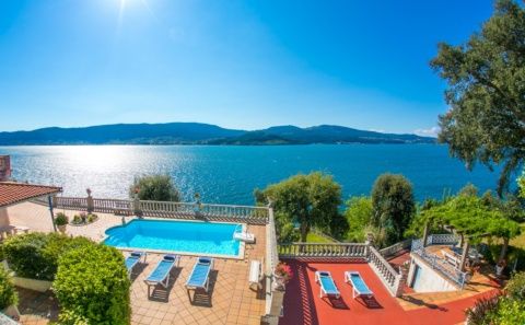 Chalet en Soutoxuste, Redondela. Cerca de Vigo: Inmuebles de Holidays High-Class Chalet en Soutoxuste, Redondela. Cerca de Vigo: Inmuebles de Holidays High-Class