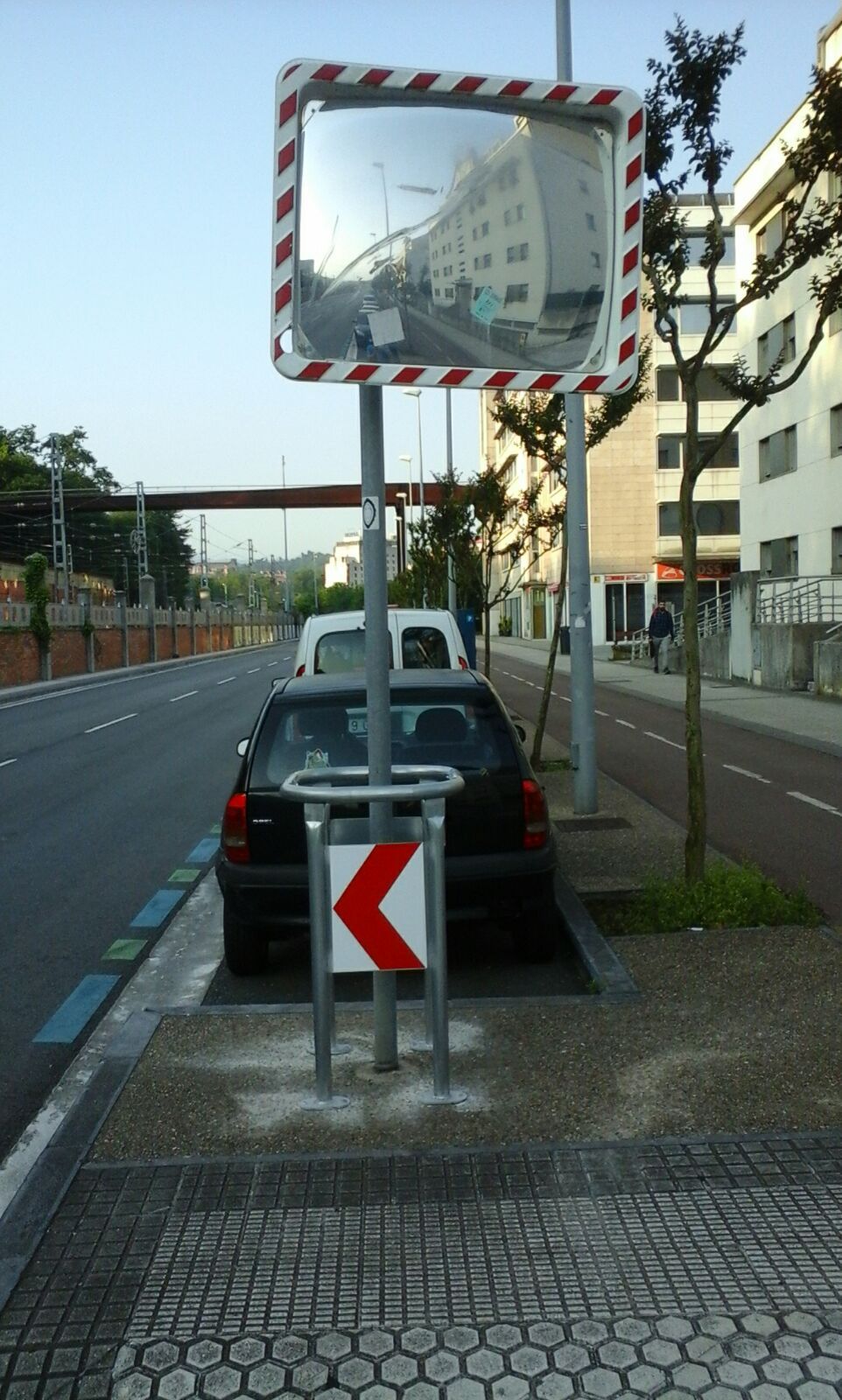 Protección desmontable de farolas: Productos y Servicios de Talleres Etura Protección desmontable de farolas: Productos y Servicios de Talleres Etura