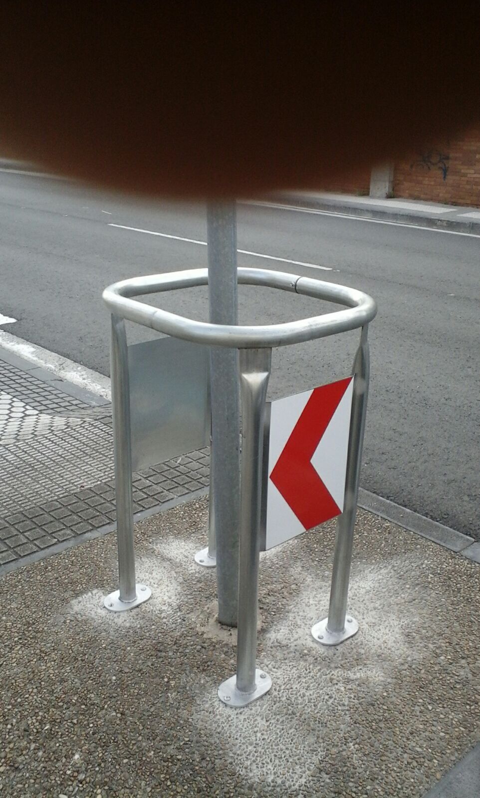 Protección desmontable de farolas: Productos y Servicios de Talleres Etura Protección desmontable de farolas: Productos y Servicios de Talleres Etura