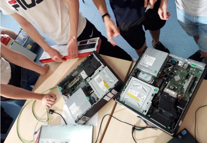 Técnico en Sistemas Microinformáticos y Redes (presencial y DUAL): Servicios de Colegio Tres Olivos Técnico en Sistemas Microinformáticos y Redes (presencial y DUAL): Servicios de Colegio Tres Olivos