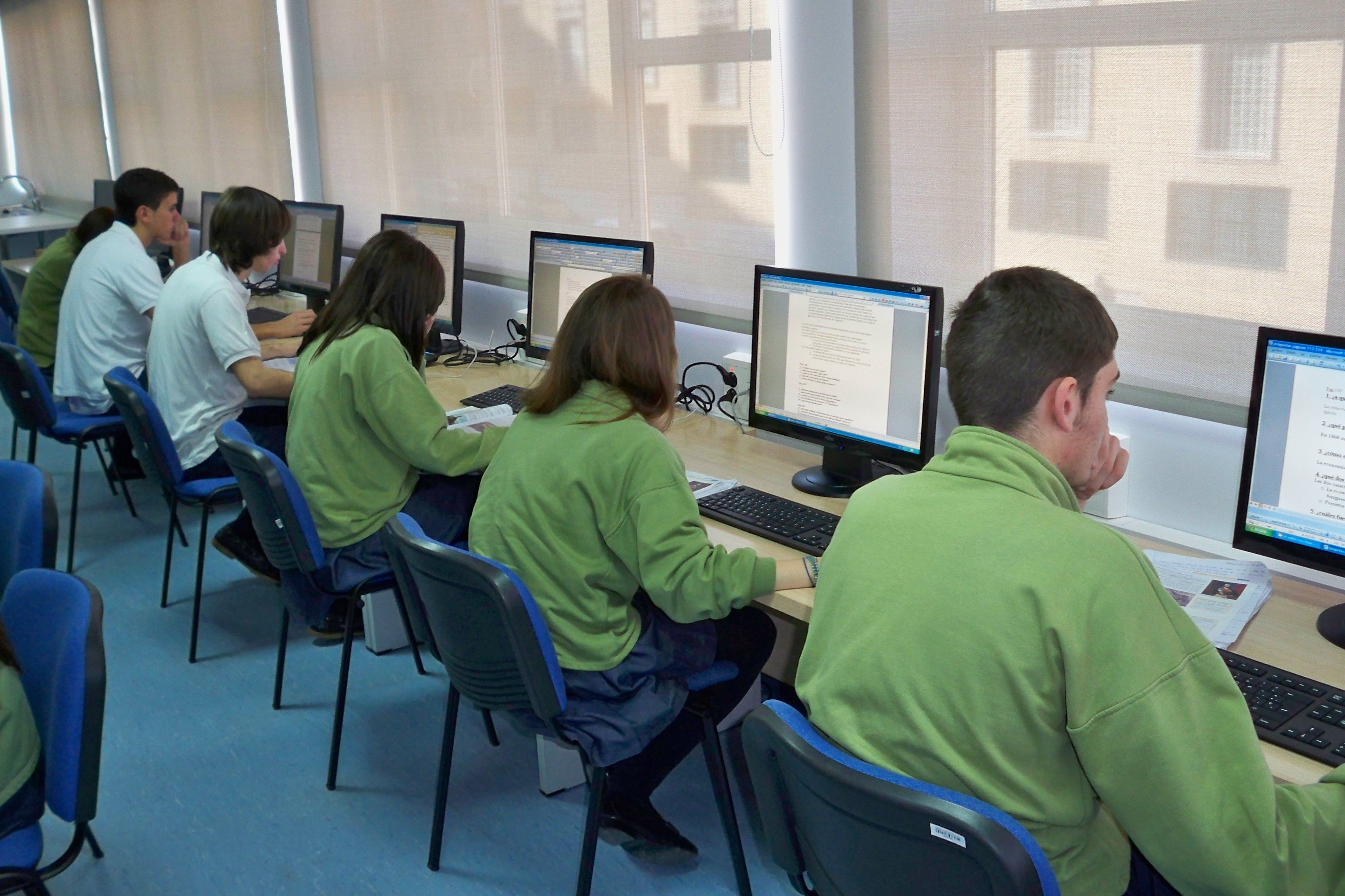 Educación Secundaria Obligatoria (ESO): Educación y Servicios de Colegio Tres Olivos Educación Secundaria Obligatoria (ESO): Educación y Servicios de Colegio Tres Olivos