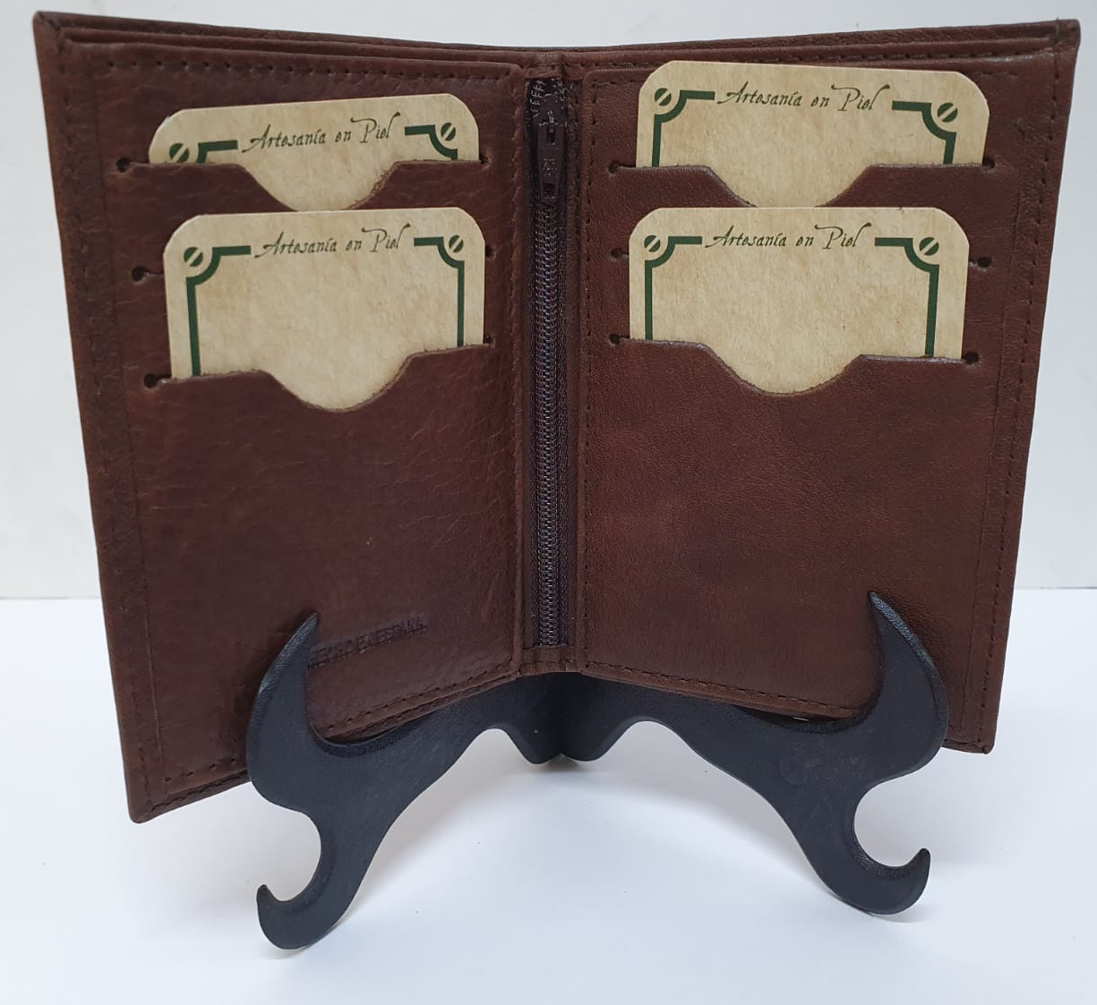 Cartera Marrón Hecha en España: Productos de Zapatería Ideal Cartera Marrón Hecha en España: Productos de Zapatería Ideal