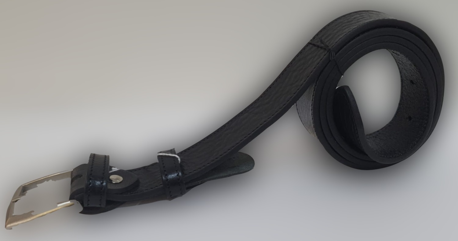 Cinturon negro piel grabada 15,5.jpg Cinturon negro piel grabada 15,5.jpg