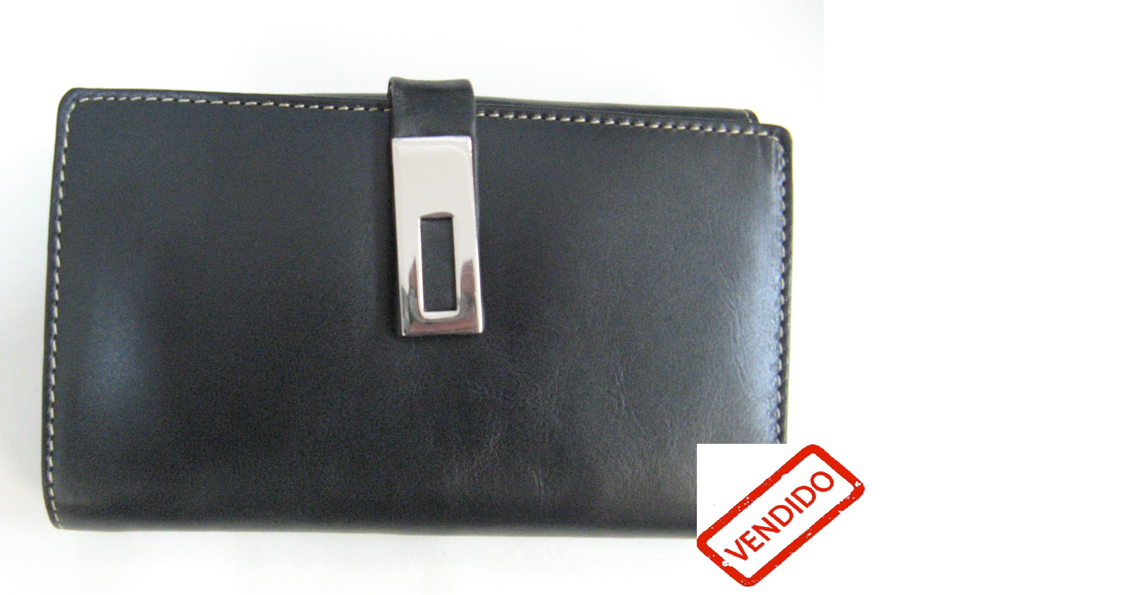 Monedero de piel/ VENDIDO: Productos de Zapatería Ideal Monedero de piel/ VENDIDO: Productos de Zapatería Ideal