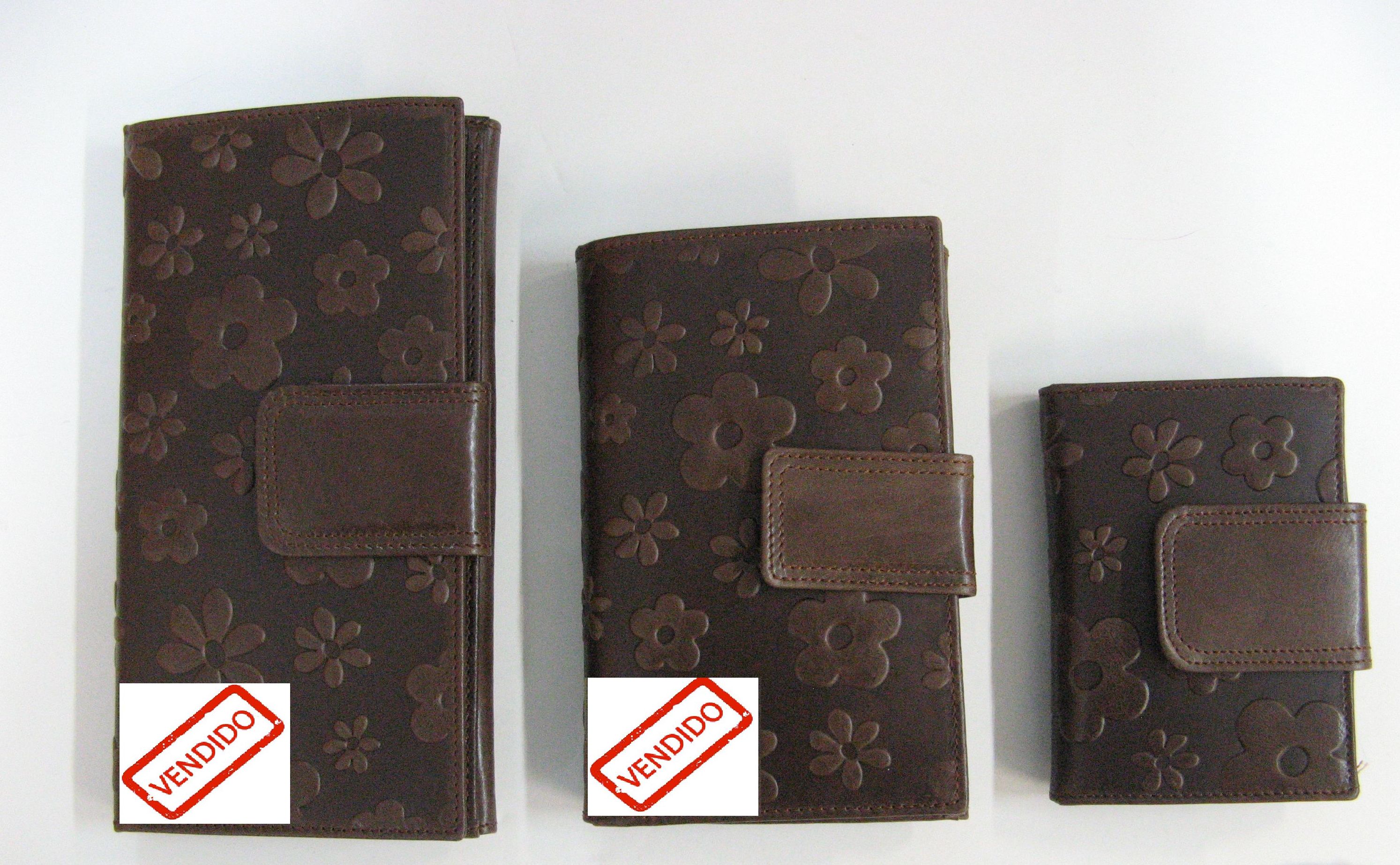 Monedero de piel: Productos de Zapatería Ideal Monedero de piel: Productos de Zapatería Ideal