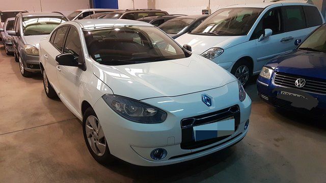 Renault Fluence Elektromotor 50 kW Z. E. Dynamique: Nuestros vehículos de Multimarca Autos RM Renault Fluence Elektromotor 50 kW Z. E. Dynamique: Nuestros vehículos de Multimarca Autos RM