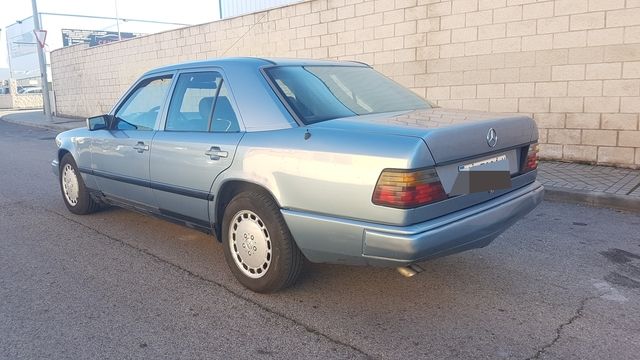 Mercedes 300 D: Nuestros vehículos de Multimarca Autos RM Mercedes 300 D: Nuestros vehículos de Multimarca Autos RM