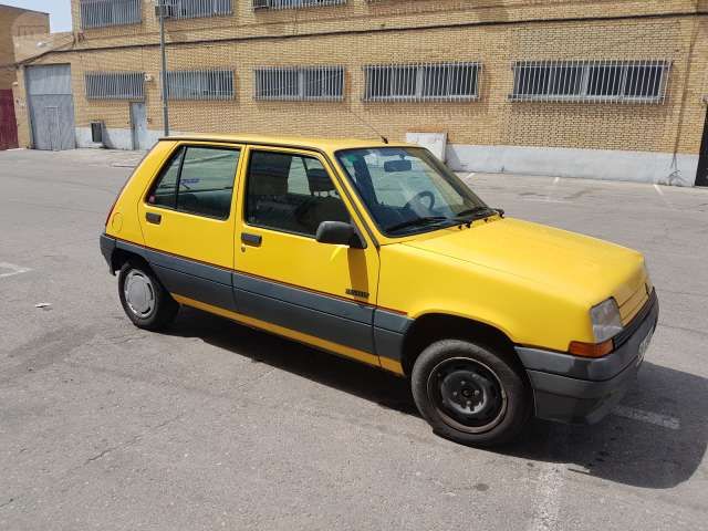 Renault - 5 1. 4: Nuestros vehículos de Multimarca Autos RM Renault - 5 1. 4: Nuestros vehículos de Multimarca Autos RM