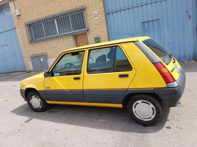 Renault - 5 1. 4: Nuestros vehículos de Multimarca Autos RM Renault - 5 1. 4: Nuestros vehículos de Multimarca Autos RM