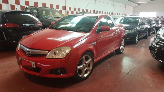 Opel tigra 1. 8 125cv descapotable cabrio: Nuestros vehículos de Multimarca Autos RM Opel tigra 1. 8 125cv descapotable cabrio: Nuestros vehículos de Multimarca Autos RM