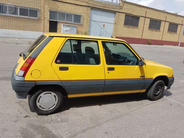 Renault - 5 1. 4: Nuestros vehículos de Multimarca Autos RM Renault - 5 1. 4: Nuestros vehículos de Multimarca Autos RM