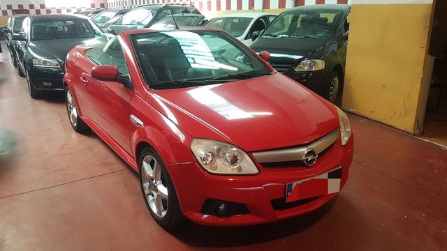 Opel tigra 1. 8 125cv descapotable cabrio: Nuestros vehículos de Multimarca Autos RM Opel tigra 1. 8 125cv descapotable cabrio: Nuestros vehículos de Multimarca Autos RM