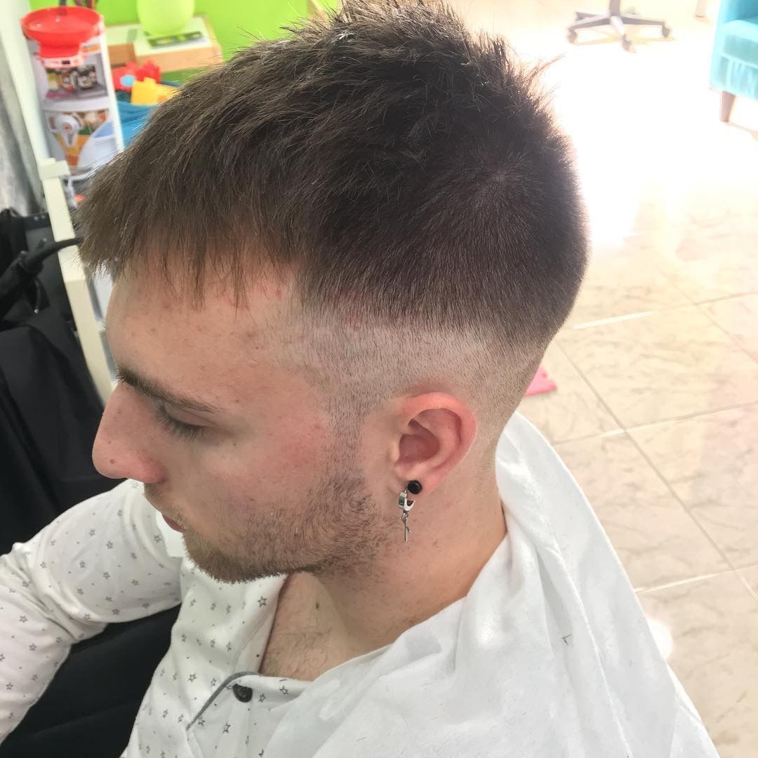Corte y color para hombre: Servicios de Centro de belleza Rojas Corte y color para hombre: Servicios de Centro de belleza Rojas