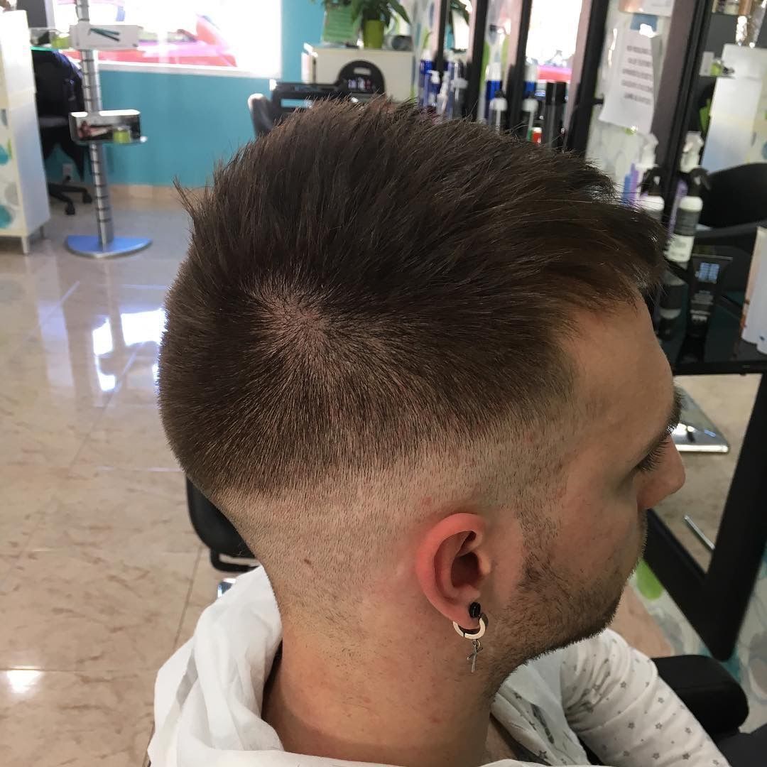 Corte y color para hombre: Servicios de Centro de belleza Rojas Corte y color para hombre: Servicios de Centro de belleza Rojas