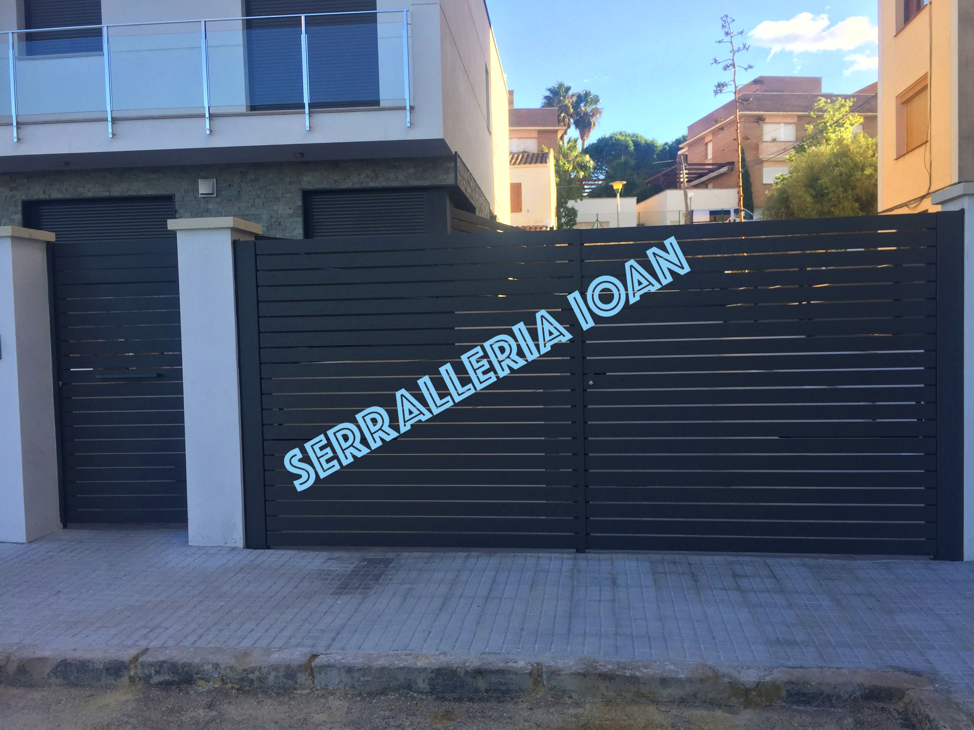 Puerta batiente y peatonal: de Serrallería Ioan Puerta batiente y peatonal: de Serrallería Ioan
