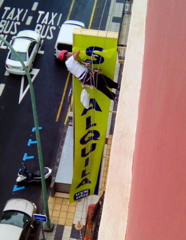Colación de carteles.: Servicios que ofrecemos de Vertimax Colación de carteles.: Servicios que ofrecemos de Vertimax