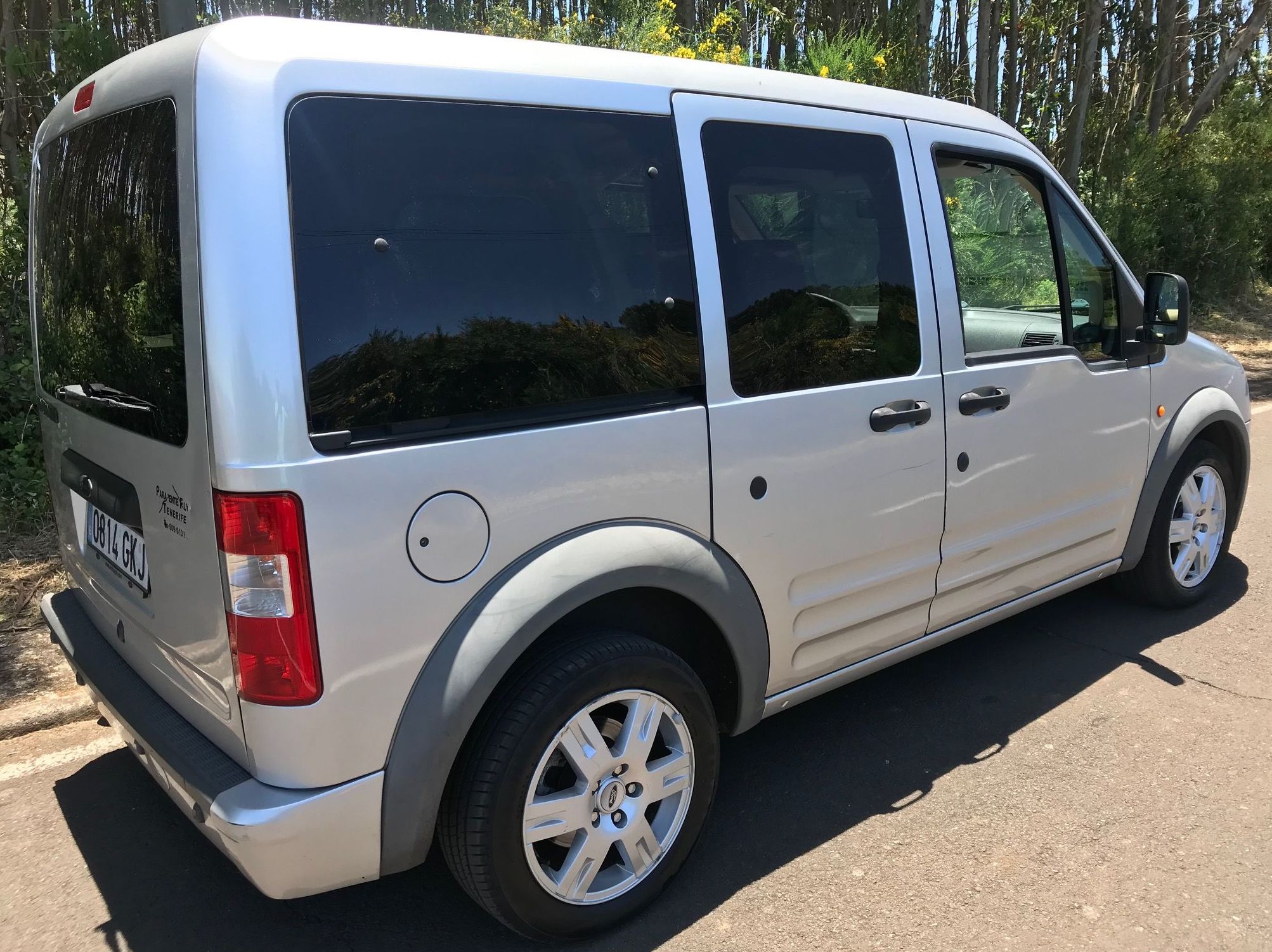FORD TOURNEO CONNECT 1.8 TDCI 110 CV: Vehículos de ocasión de Car Plus Canarias FORD TOURNEO CONNECT 1.8 TDCI 110 CV: Vehículos de ocasión de Car Plus Canarias