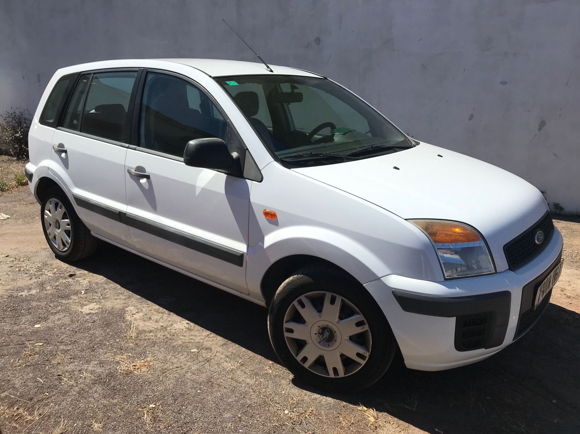 FORD FUSION 1.4 16V URBAN: Vehículos de ocasión de Car Plus Canarias FORD FUSION 1.4 16V URBAN: Vehículos de ocasión de Car Plus Canarias