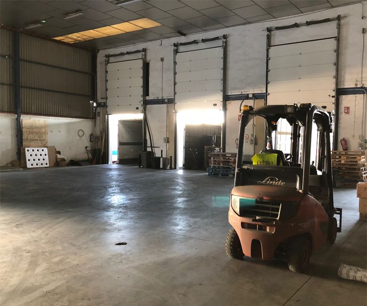 Nave de almacenamiento de nuestra empresa