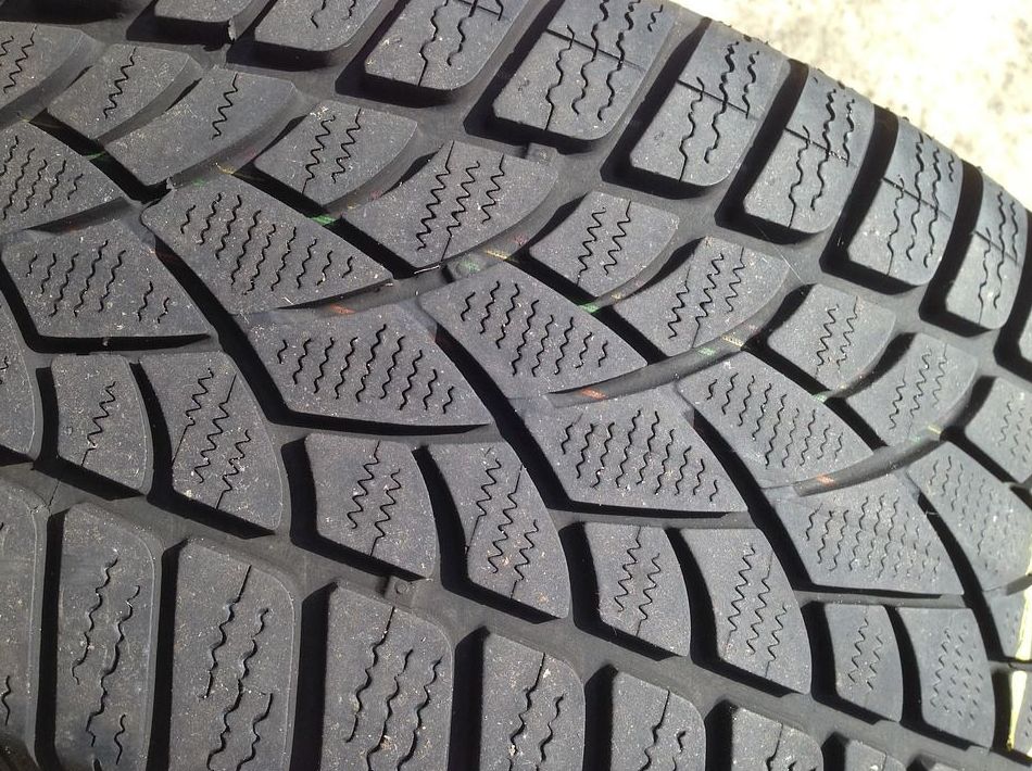 Neumatico Pace 215/60 R 16 95 V: Promociones de Taller de la Uz Gamo Neumatico Pace 215/60 R 16 95 V: Promociones de Taller de la Uz Gamo