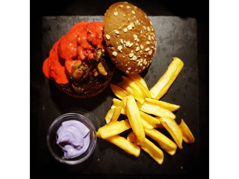 Hamburguesas y bocadillos: Tapas y comida casera de Tapería Rasudir Hamburguesas y bocadillos: Tapas y comida casera de Tapería Rasudir