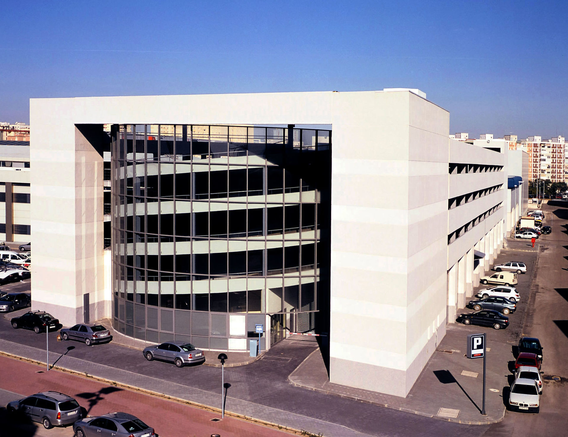 APARCAMIENTO EN ALTURA: Proyectos de VILCHES ARQUITECTOS S.L.P APARCAMIENTO EN ALTURA: Proyectos de VILCHES ARQUITECTOS S.L.P