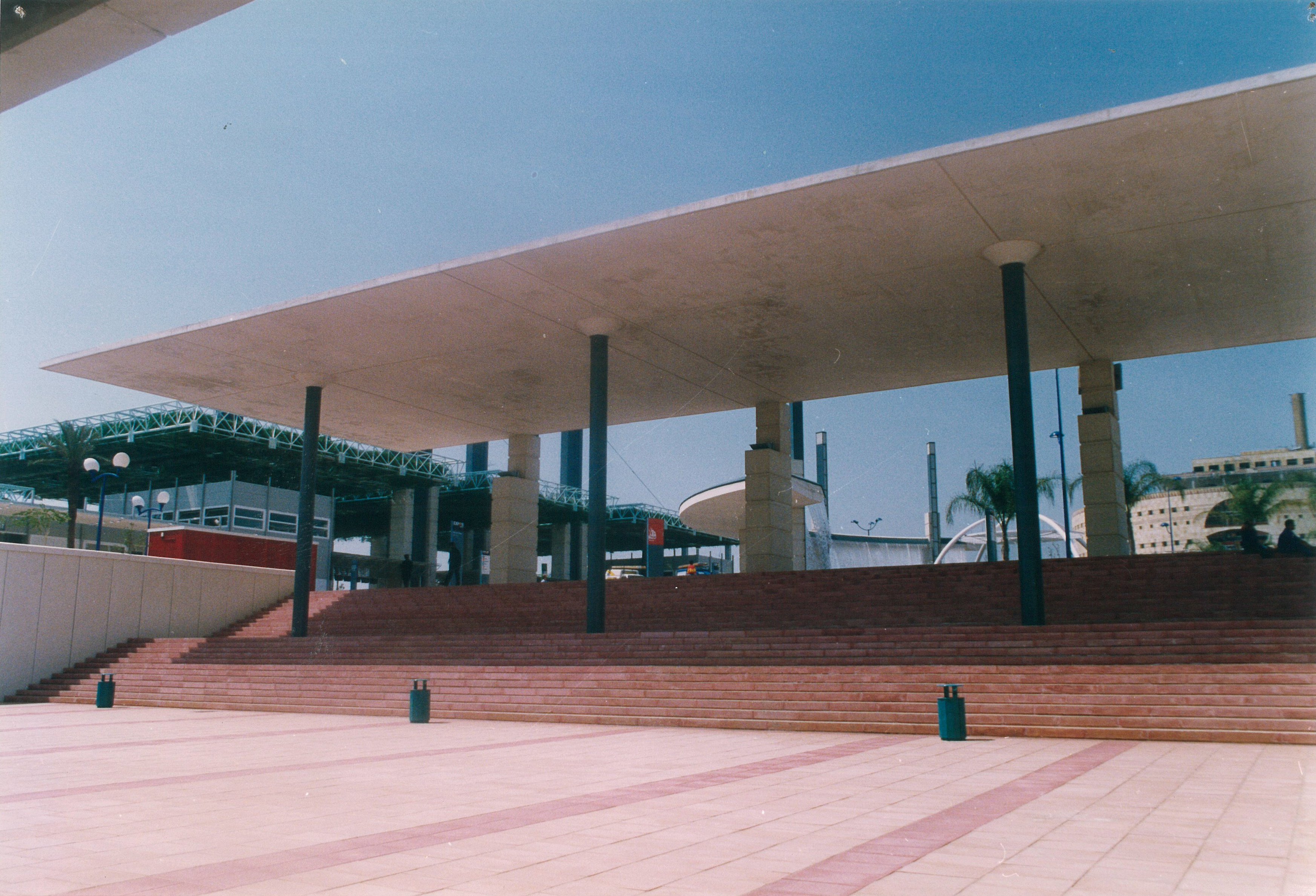 URBANIZACION ZONA SUR, PUERTO DE TRIANA Y DEL GUADALQUIVIR EXPO 92, SEVILLA: Proyectos de VILCHES ARQUITECTOS S.L.P URBANIZACION ZONA SUR, PUERTO DE TRIANA Y DEL GUADALQUIVIR EXPO 92, SEVILLA: Proyectos de VILCHES ARQUITECTOS S.L.P