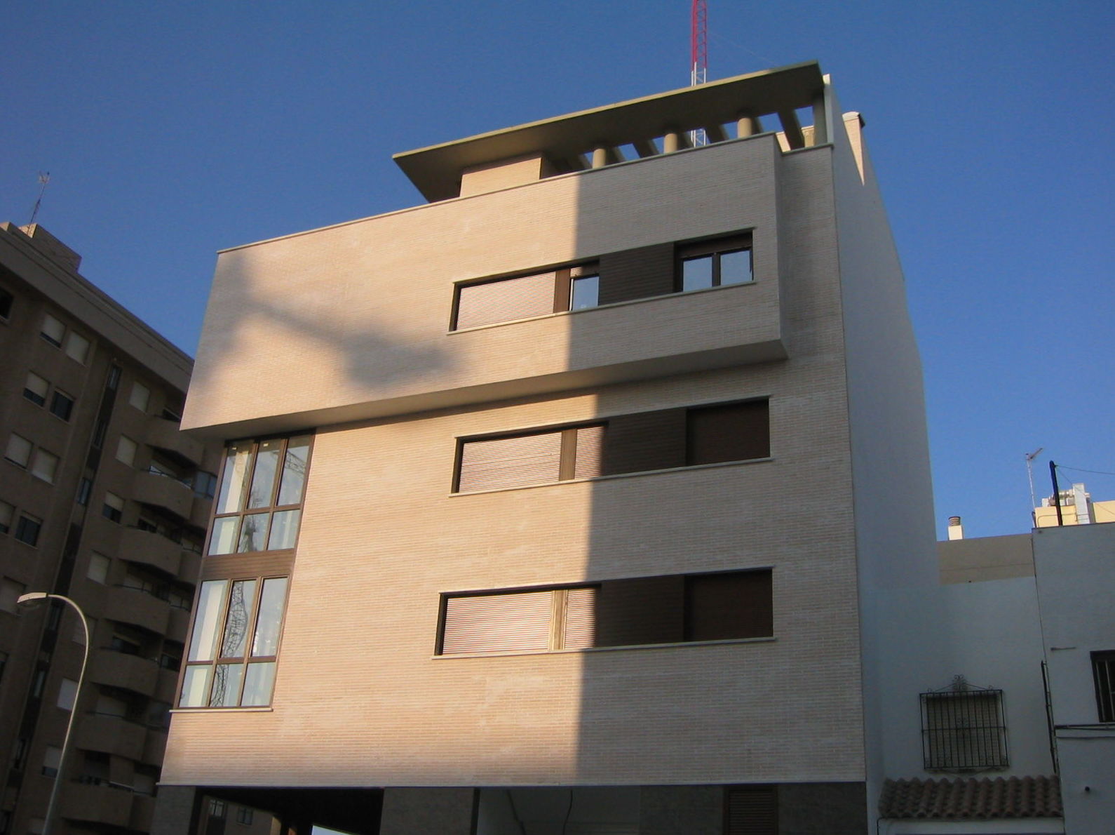 VIVIENDAS EN EL PASEO MARÍTIMO: Proyectos de VILCHES ARQUITECTOS S.L.P VIVIENDAS EN EL PASEO MARÍTIMO: Proyectos de VILCHES ARQUITECTOS S.L.P
