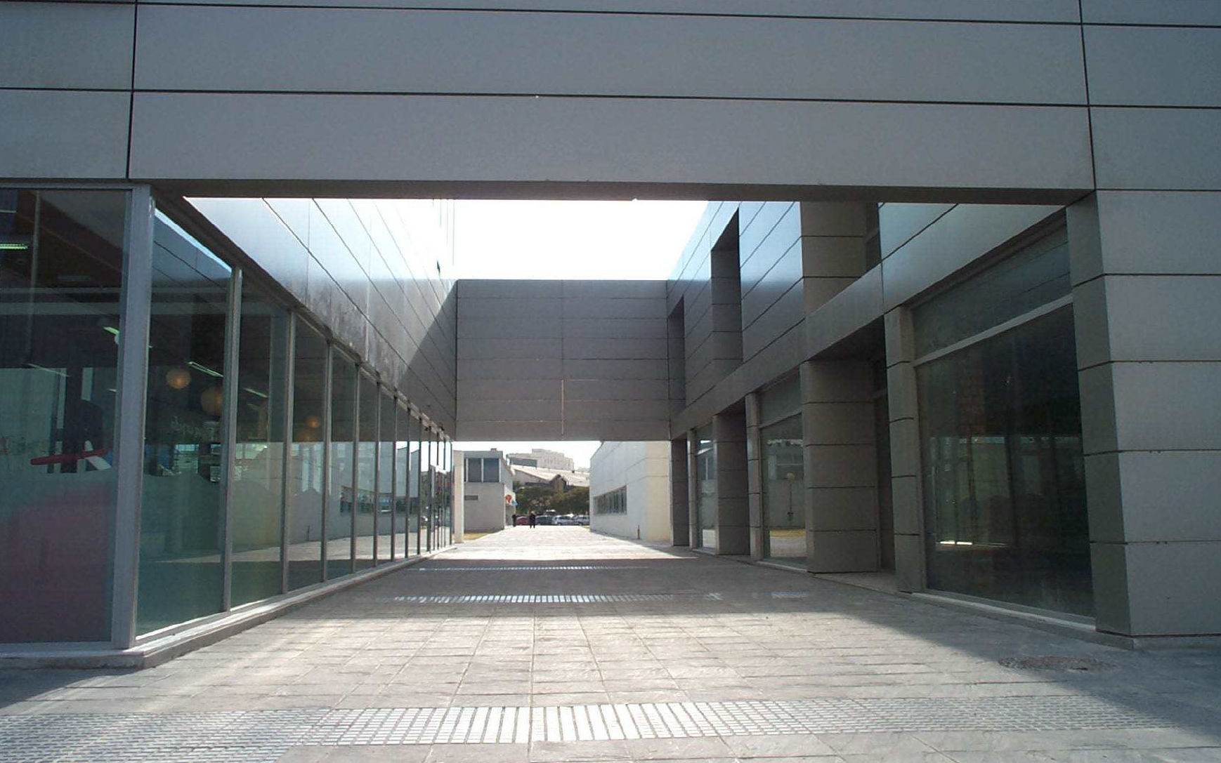 EDIFICIO CHIQUIPARK: Proyectos de VILCHES ARQUITECTOS S.L.P EDIFICIO CHIQUIPARK: Proyectos de VILCHES ARQUITECTOS S.L.P