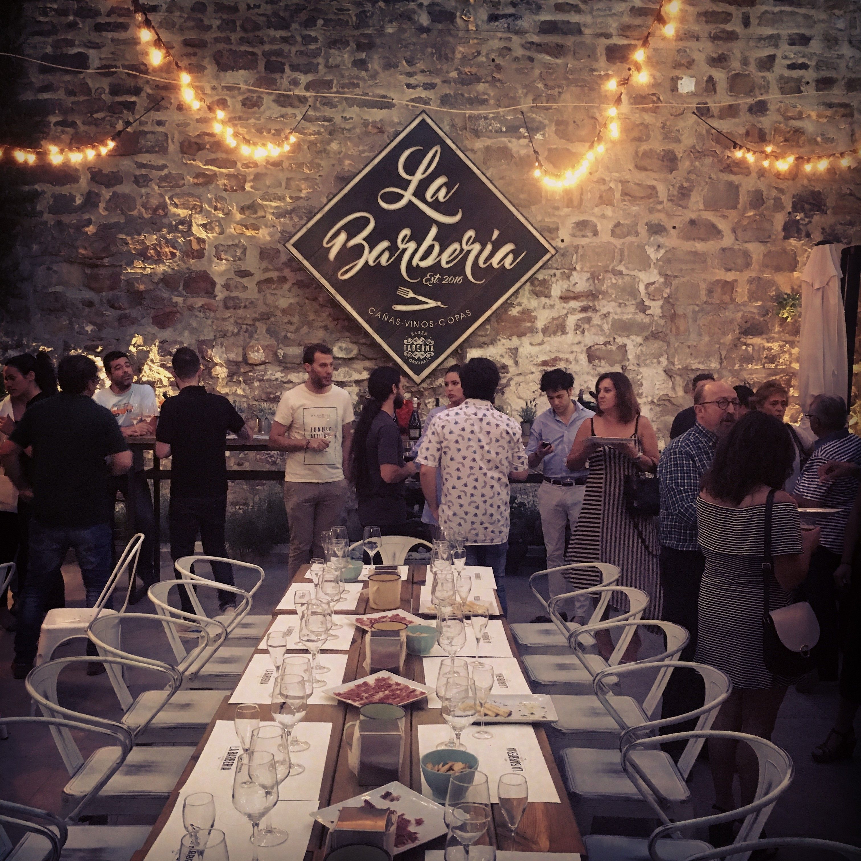 Vinos de Jerez: Nuestra Carta de La Barbería Baeza Vinos de Jerez: Nuestra Carta de La Barbería Baeza