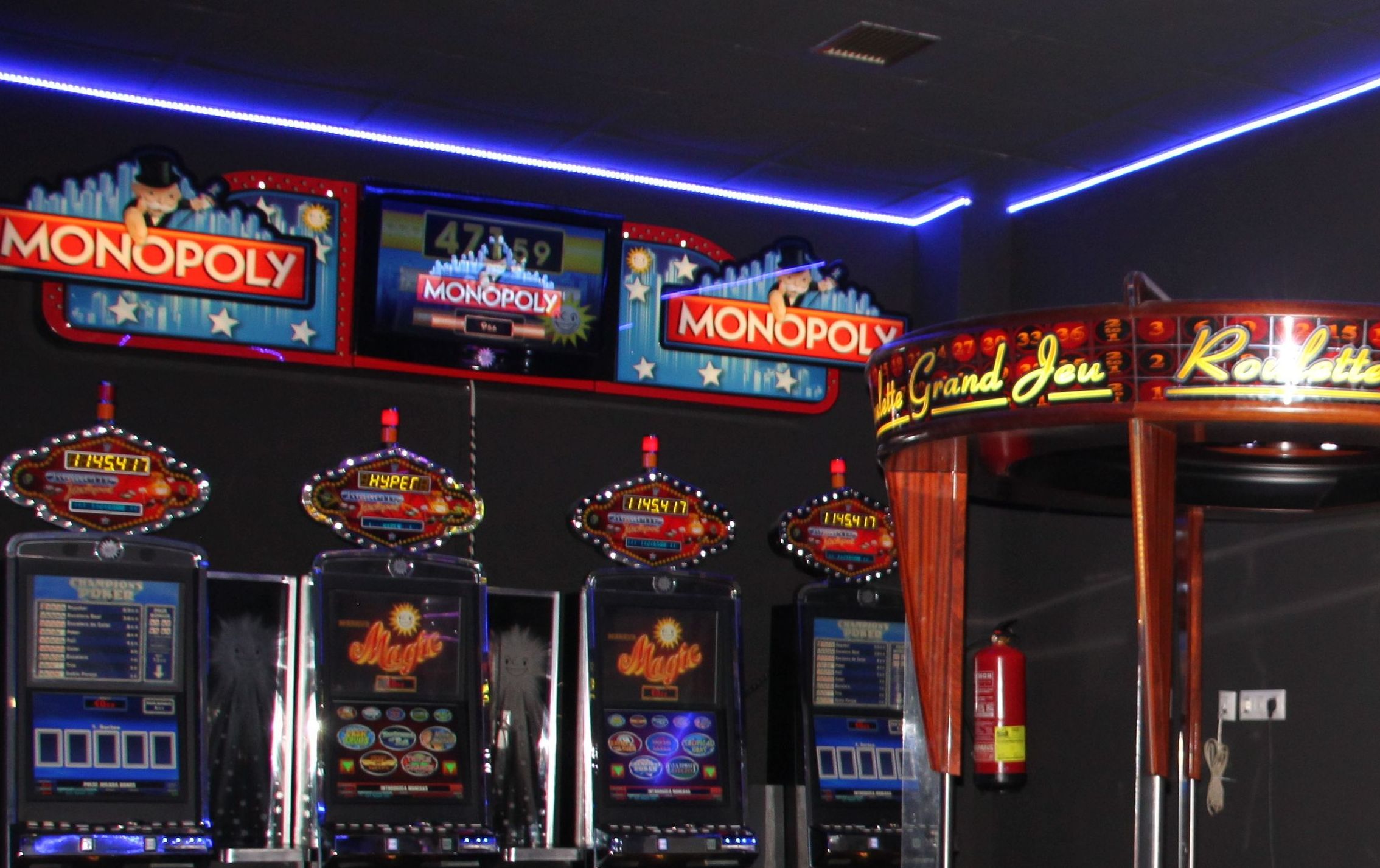 Jackpots: Salones de juego de Serrano Gaming Jackpots: Salones de juego de Serrano Gaming