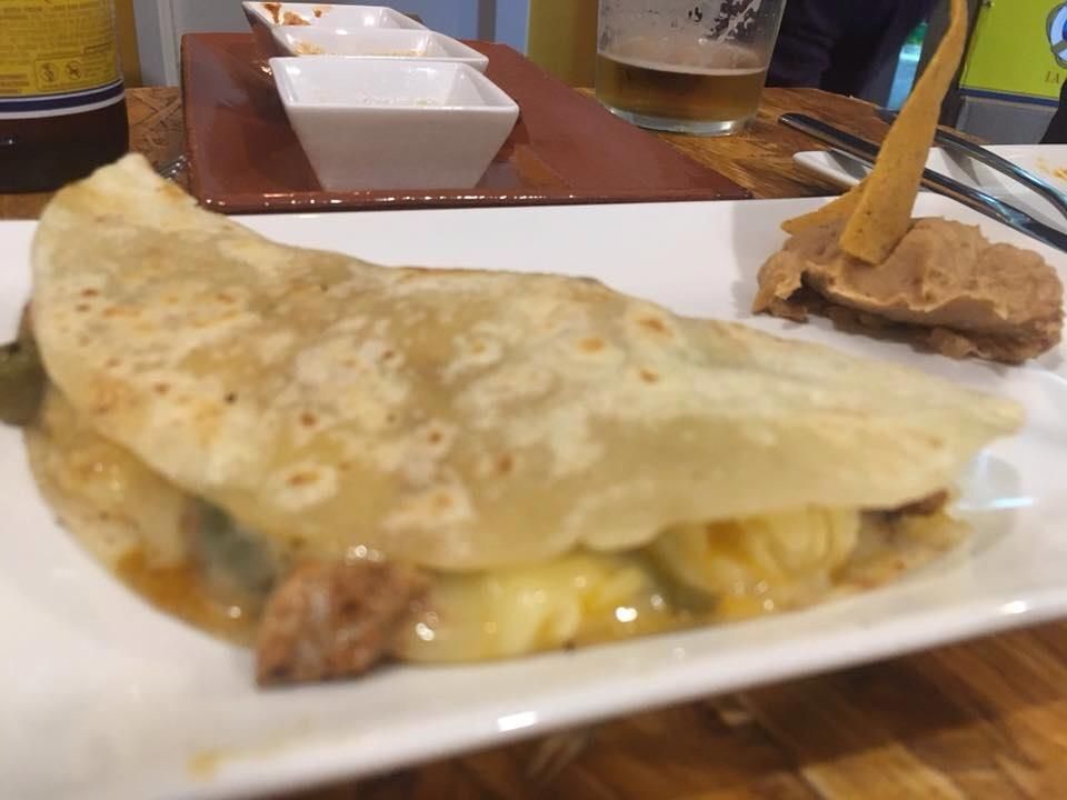 Tortilla de trigo caseras: Carta de Cantina La Catrina Tortilla de trigo caseras: Carta de Cantina La Catrina