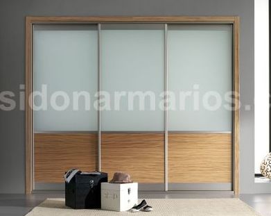 ARMARIO PUERTAS CORREDERAS ZEBRANO Y CRISTAL MATE ARMARIO PUERTAS CORREDERAS ZEBRANO Y CRISTAL MATE