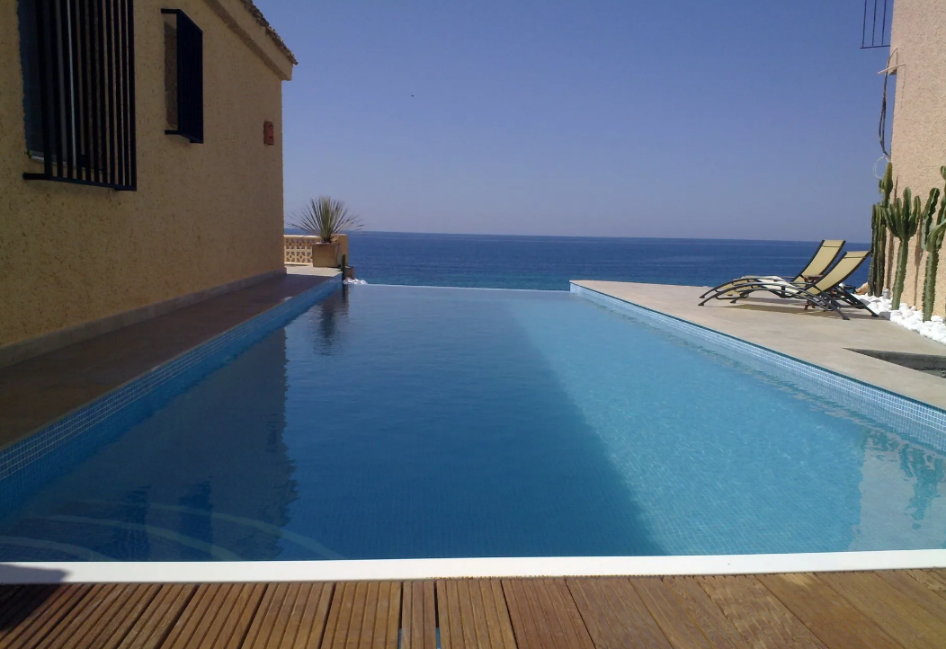 Construcción de piscinas: Servicios de Piscinas Padilla, S.L. Construcción de piscinas: Servicios de Piscinas Padilla, S.L.
