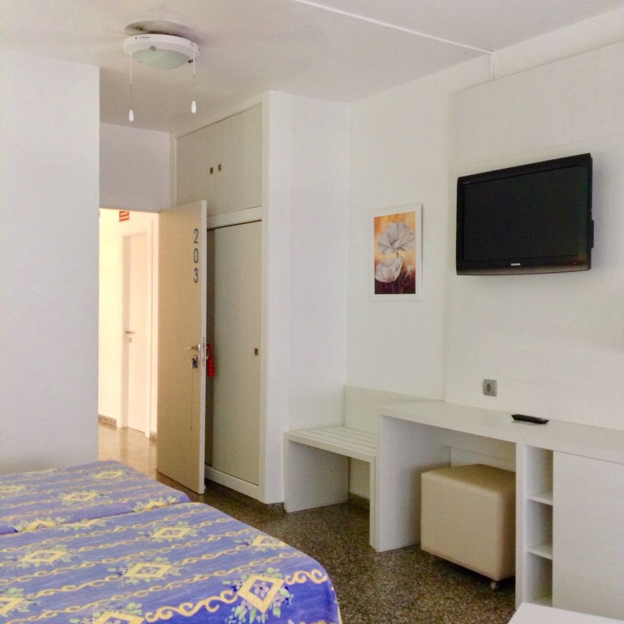 Habitaciones: Servicios de Hostal Pitiusa Habitaciones: Servicios de Hostal Pitiusa