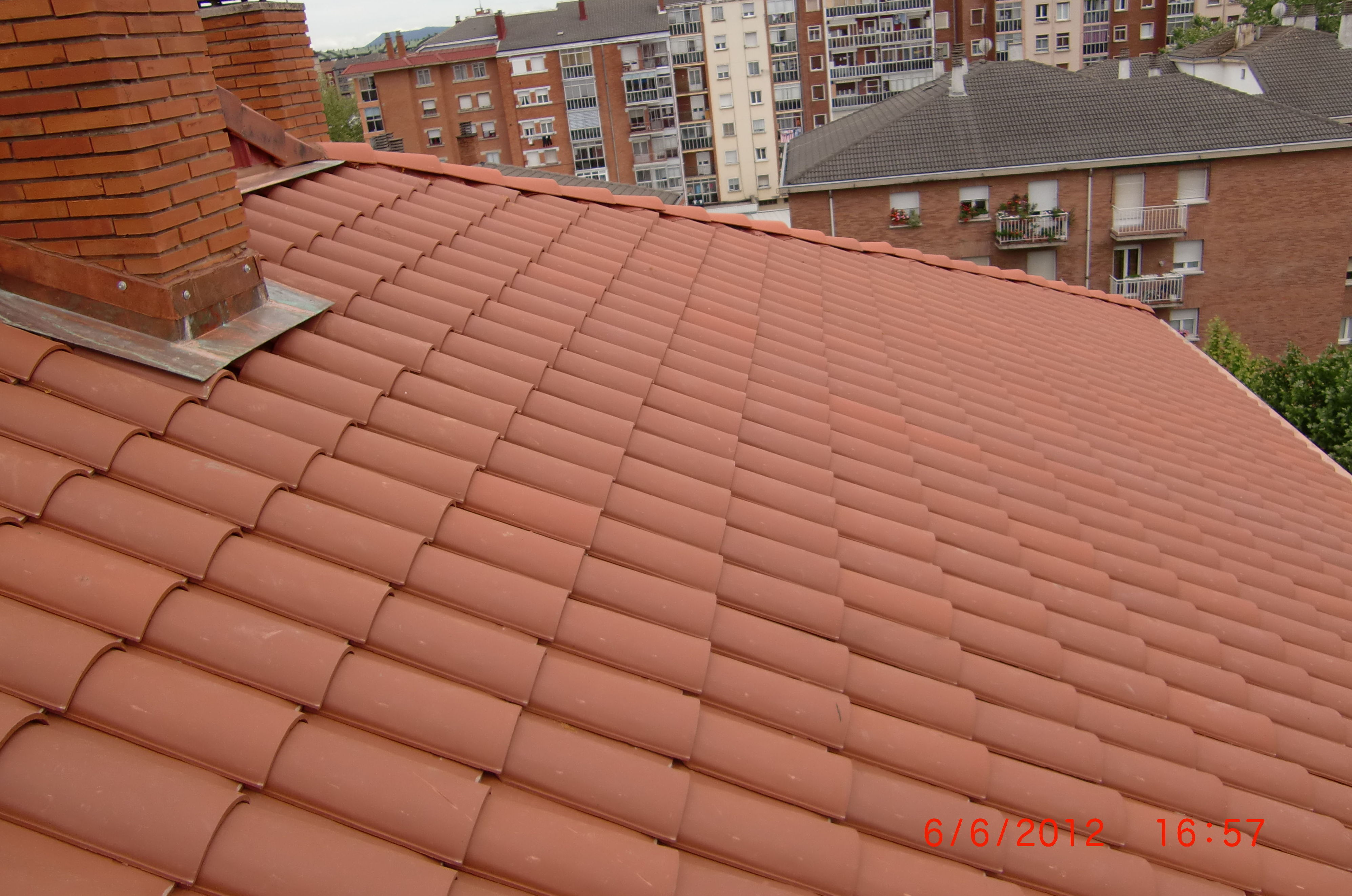 Rehabilitación de tejado en la calle Bernal de Luko, 9 Vitoria-Gasteiz