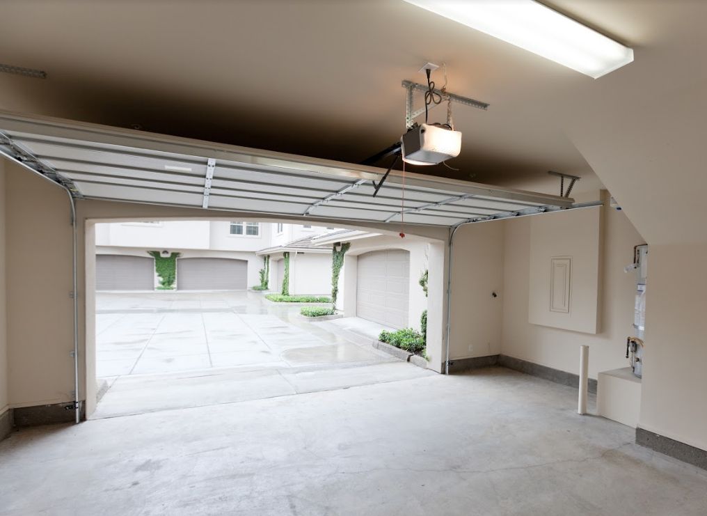 Mantenimiento de puertas de parking: Servicios de Central Ascensores Mantenimiento de puertas de parking: Servicios de Central Ascensores