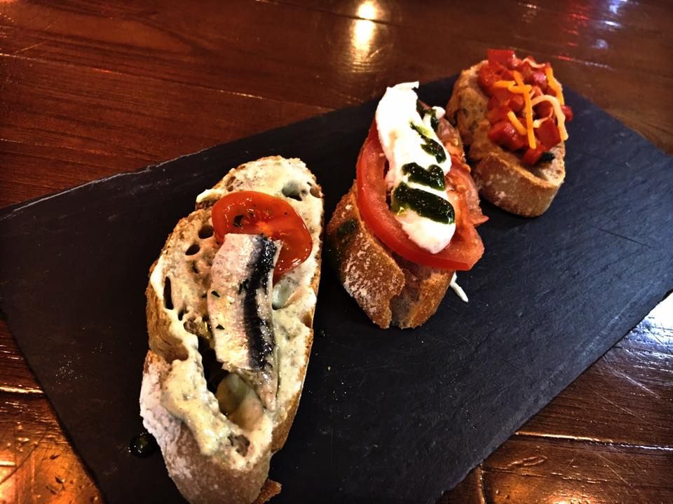 Tostas: Amplia carta de Lafayette Lounge Bar Tostas: Amplia carta de Lafayette Lounge Bar