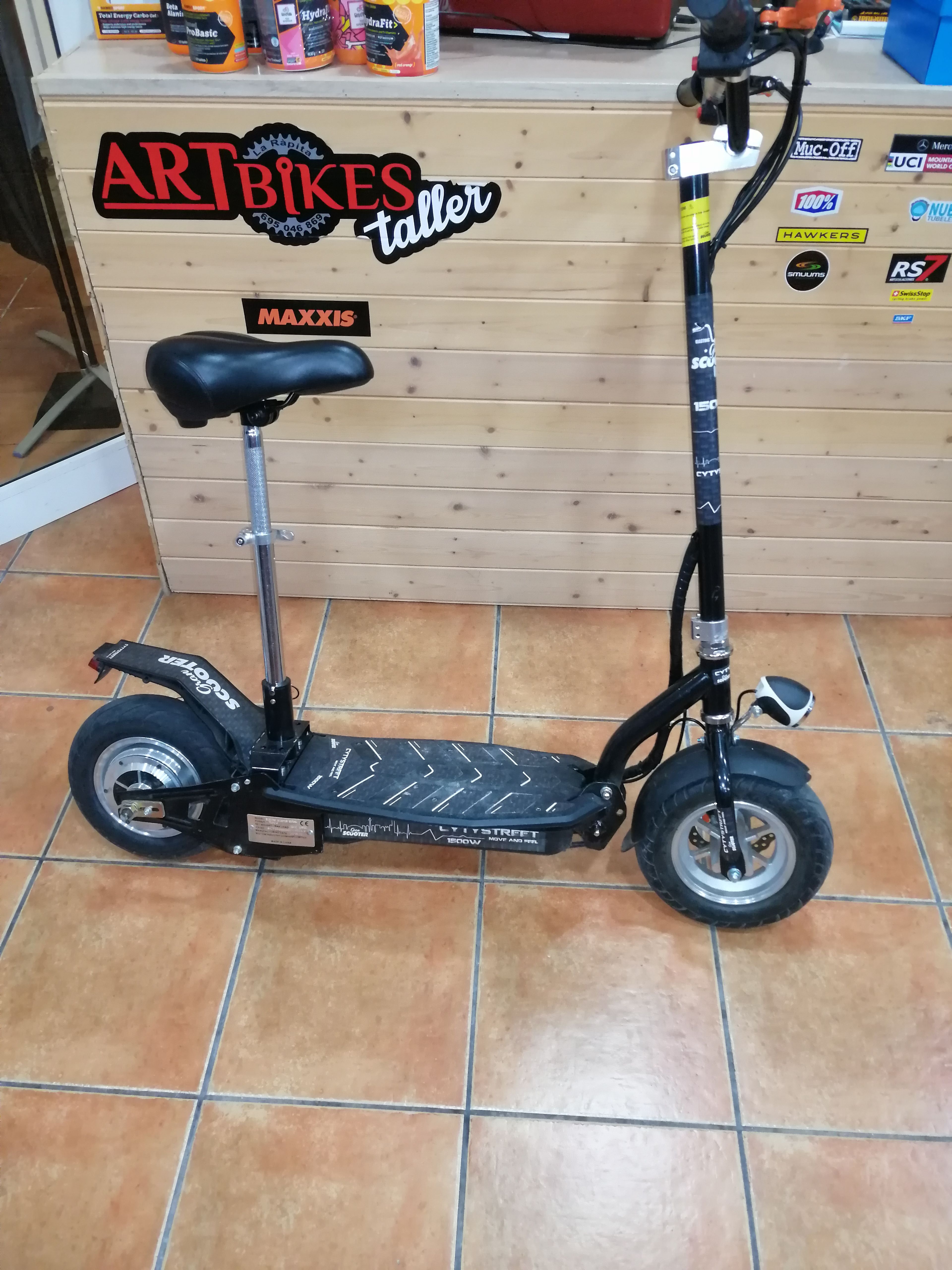 Venta y reparación de patinetes mecánicos y eléctricos: Servicios de Artbikes Venta y reparación de patinetes mecánicos y eléctricos: Servicios de Artbikes