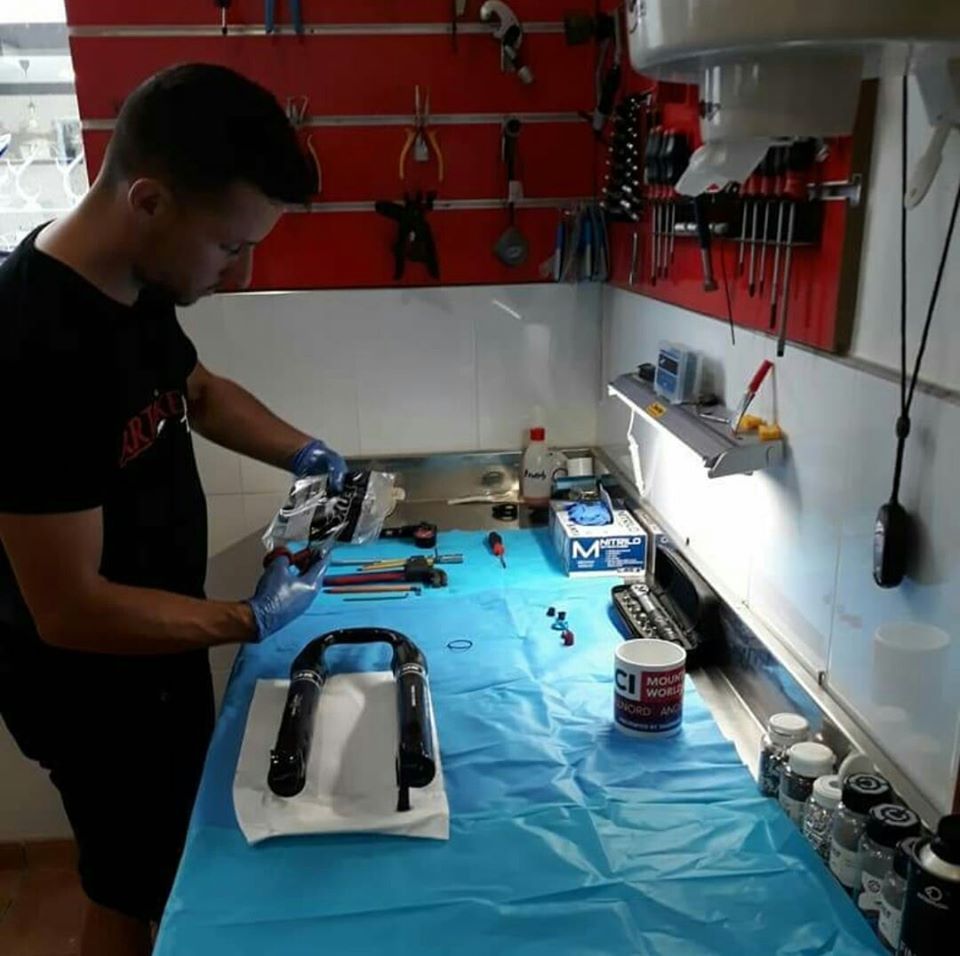 Taller: Servicios de Artbikes Taller: Servicios de Artbikes
