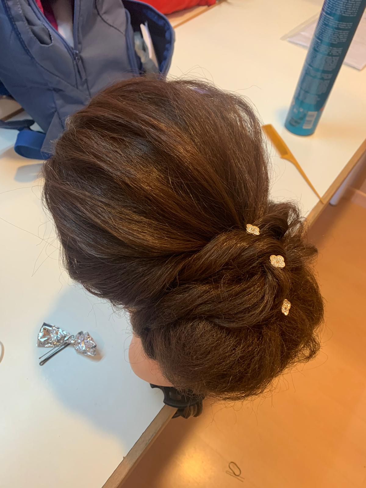 Auxiliar de Peluquería: Cursos peluquería y estética de Vevey Auxiliar de Peluquería: Cursos peluquería y estética de Vevey
