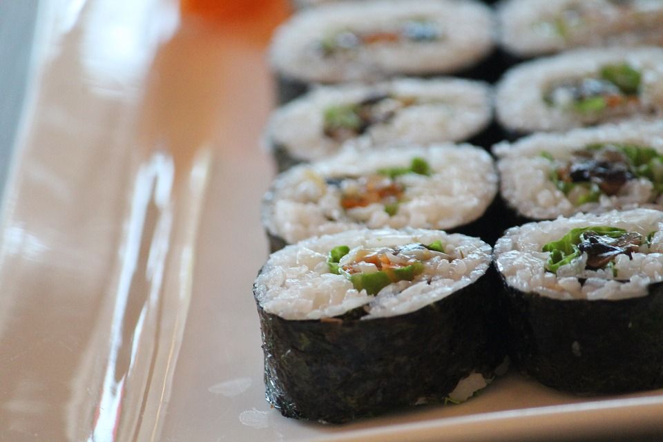Maki: Carta de Sushi Time Buffet Libre Maki: Carta de Sushi Time Buffet Libre