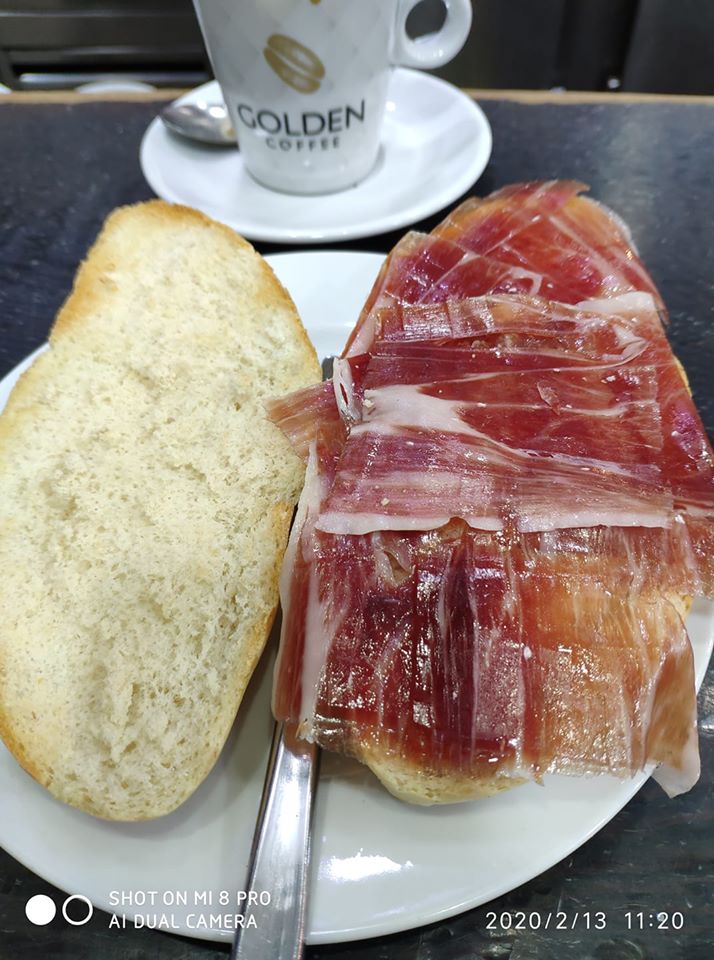 Tostadas con Jamón Tostadas con Jamón